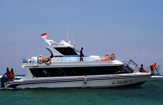How much does it cost to travel from Denpasar to Nusa Lembongan?