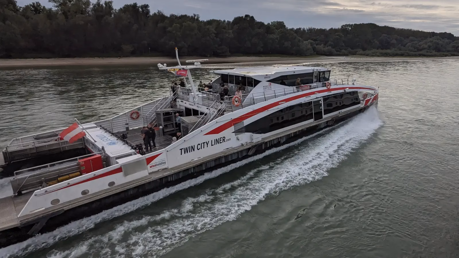 When should you take a boat trip from Vienna to Bratislava?