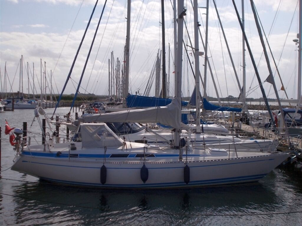 What is a Cal 39 keelboat?