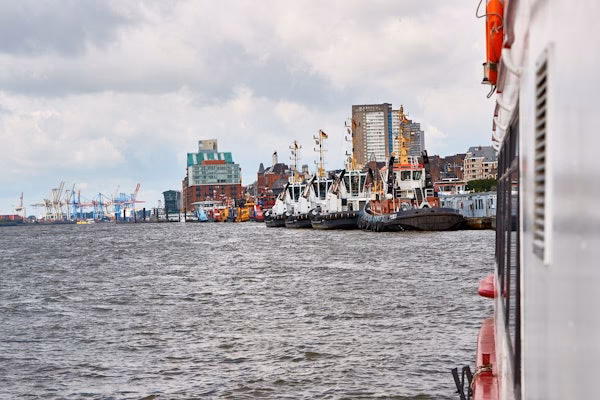 Was ist der größte Seehafen in Hamburg?