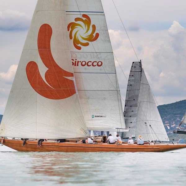 What is the maximum speed of Sirocco?