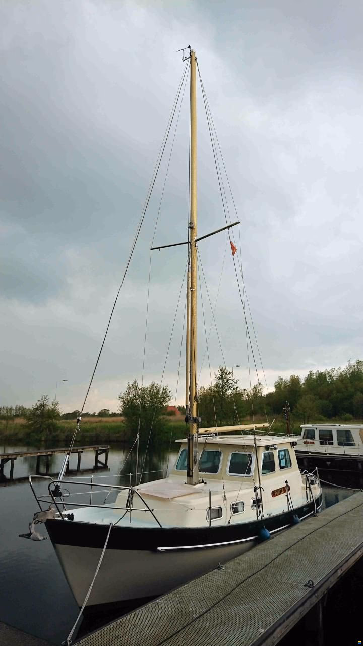 Where is Sirocco sailing?