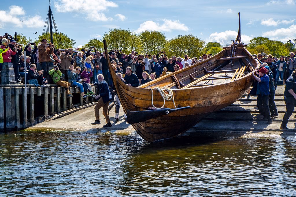 What was a Viking snekkja?